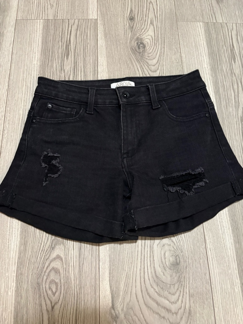 Ariya Black Jean Shorts Women’s Size 3/26